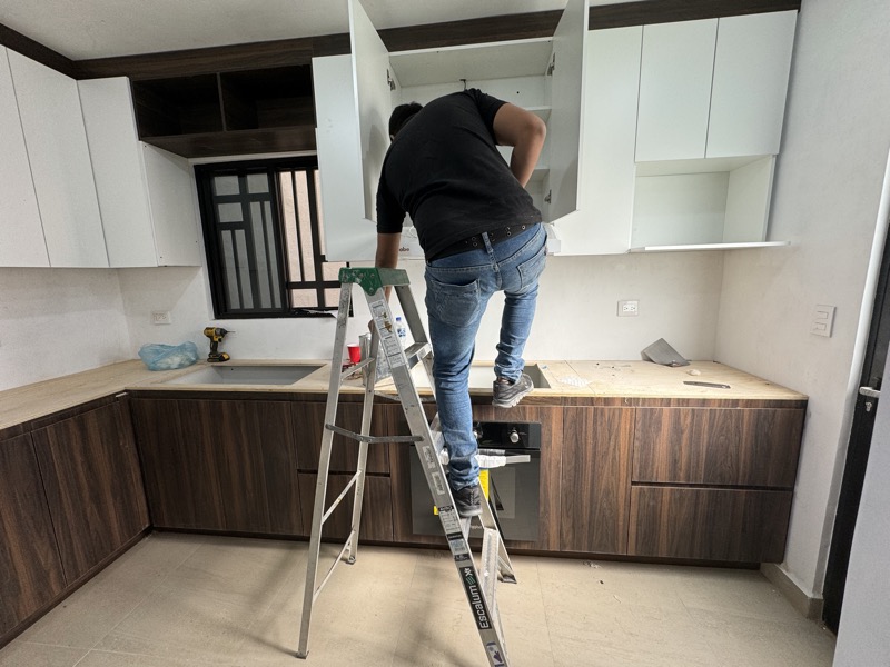 Cocina Cerradas Ámbar Apodaca — vista de gabinetes